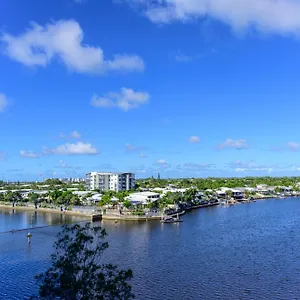 Broadwater On The Peninsula Kawana Waters