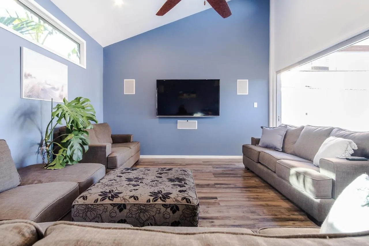 Pet Friendly House Opposite Bokarina Beach Kawana Waters 0*,