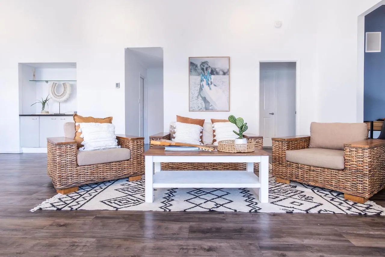 Pet Friendly House Opposite Bokarina Beach Kawana Waters 0*,
