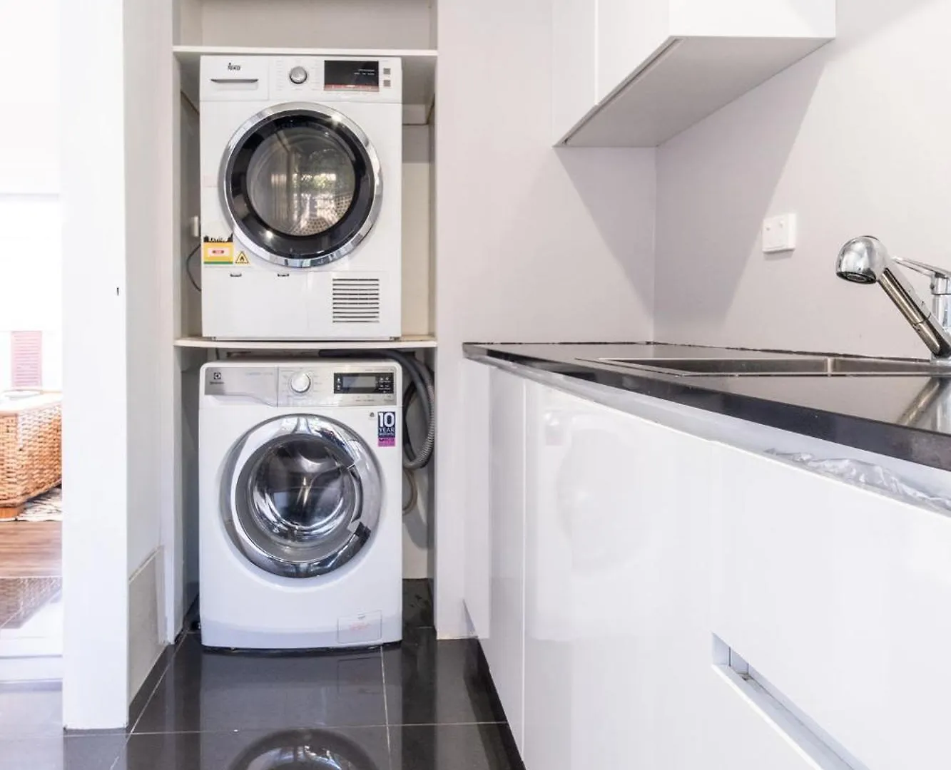 Ferienhaus Pet Friendly House Opposite Bokarina Beach Kawana Waters
