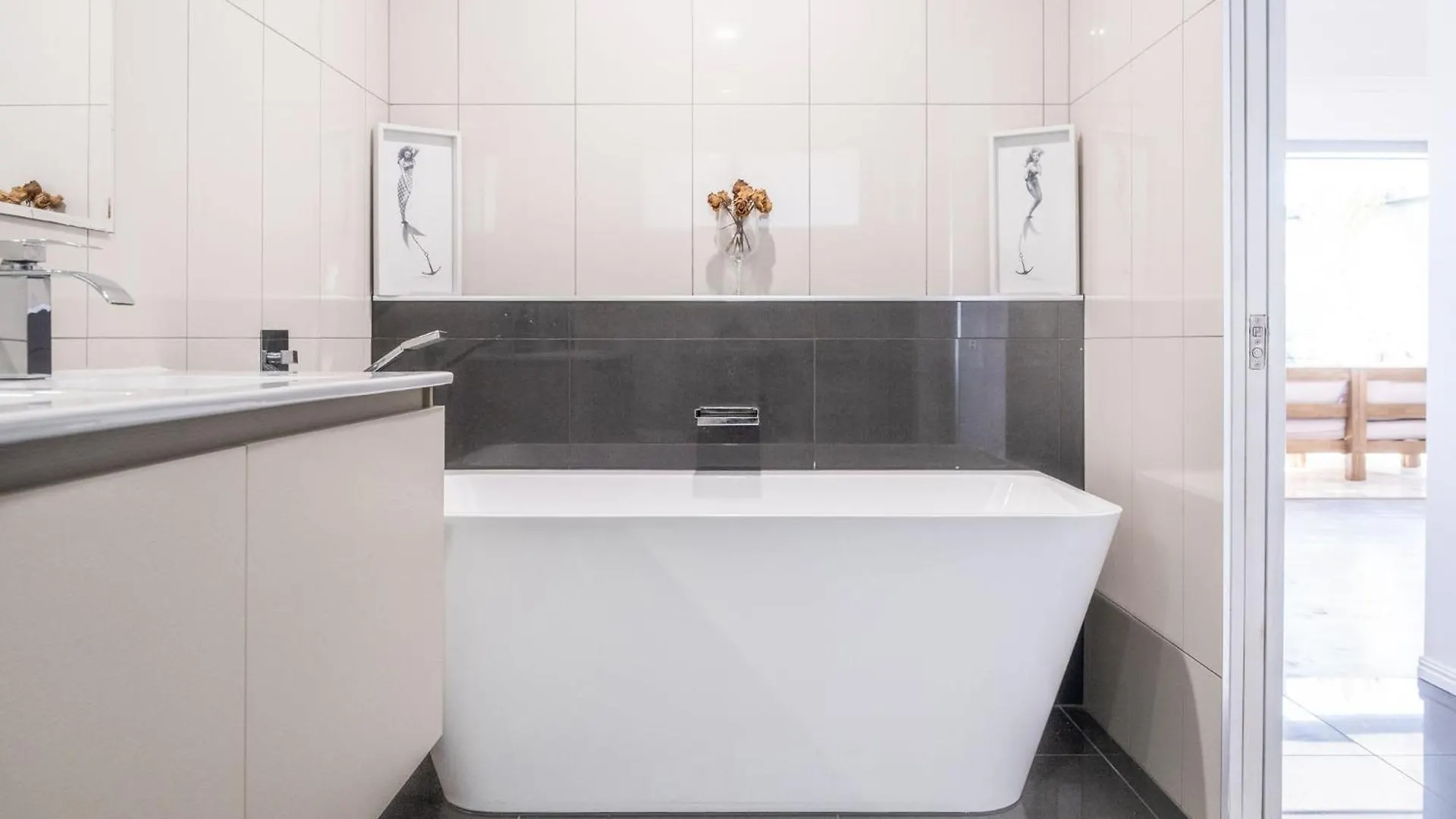 Pet Friendly House Opposite Bokarina Beach Kawana Waters Australien