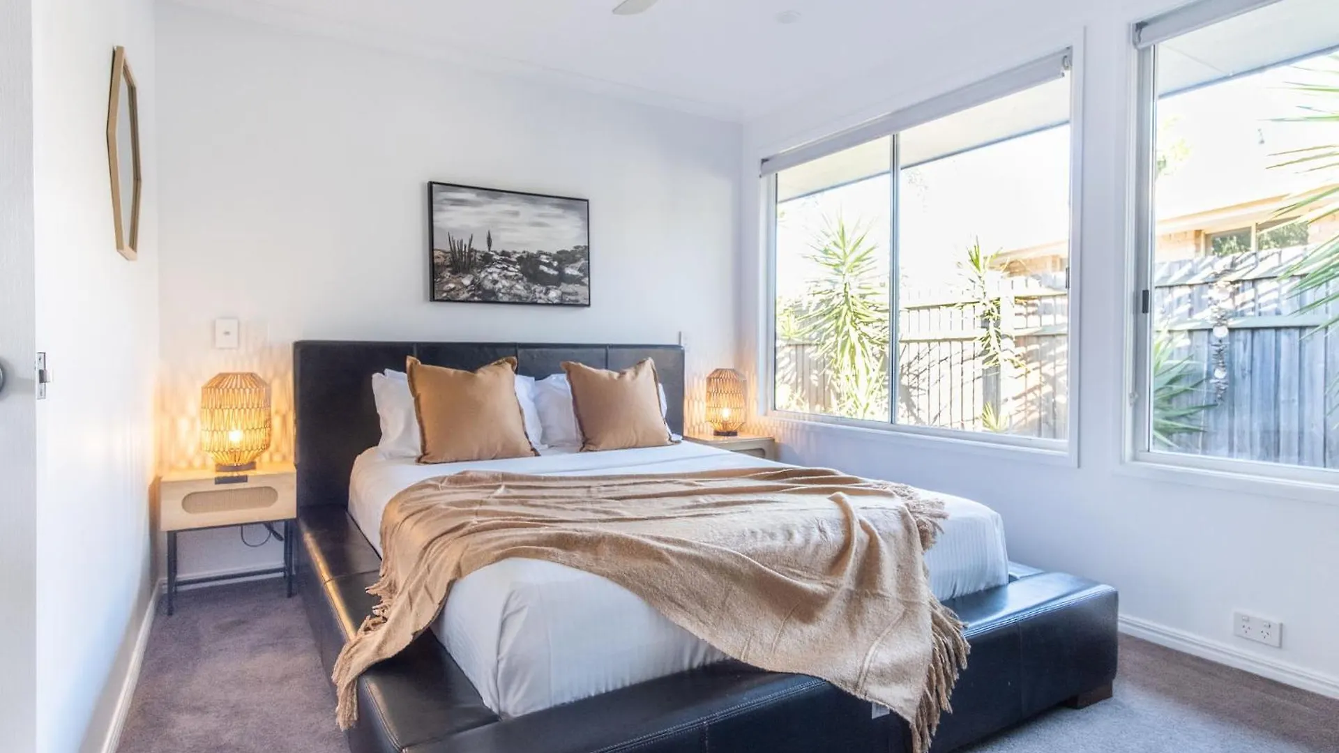 Pet Friendly House Opposite Bokarina Beach Kawana Waters 0*,  Australien